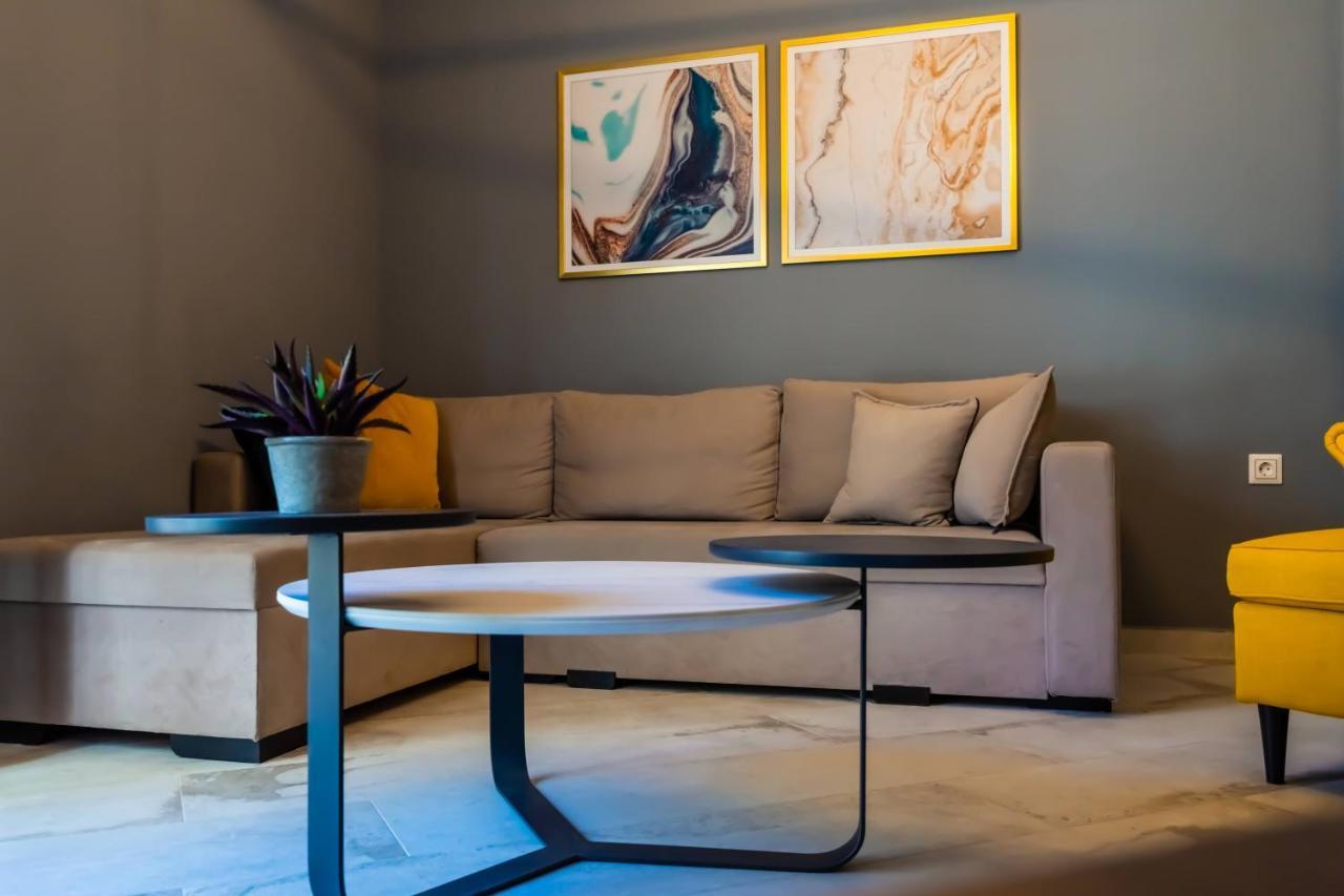 Cozy Modern Apartment Inside The City Center テッサロニキ エクステリア 写真