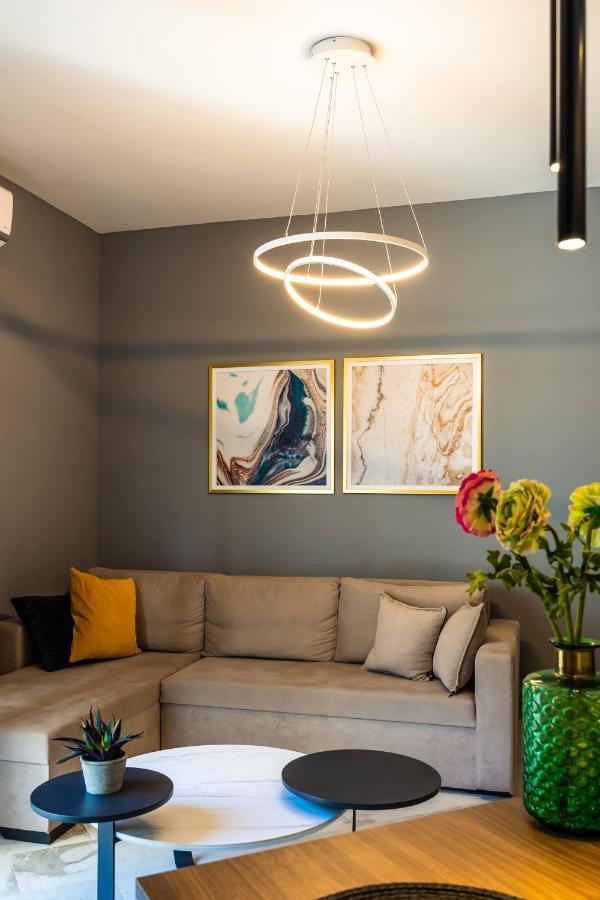 Cozy Modern Apartment Inside The City Center テッサロニキ エクステリア 写真
