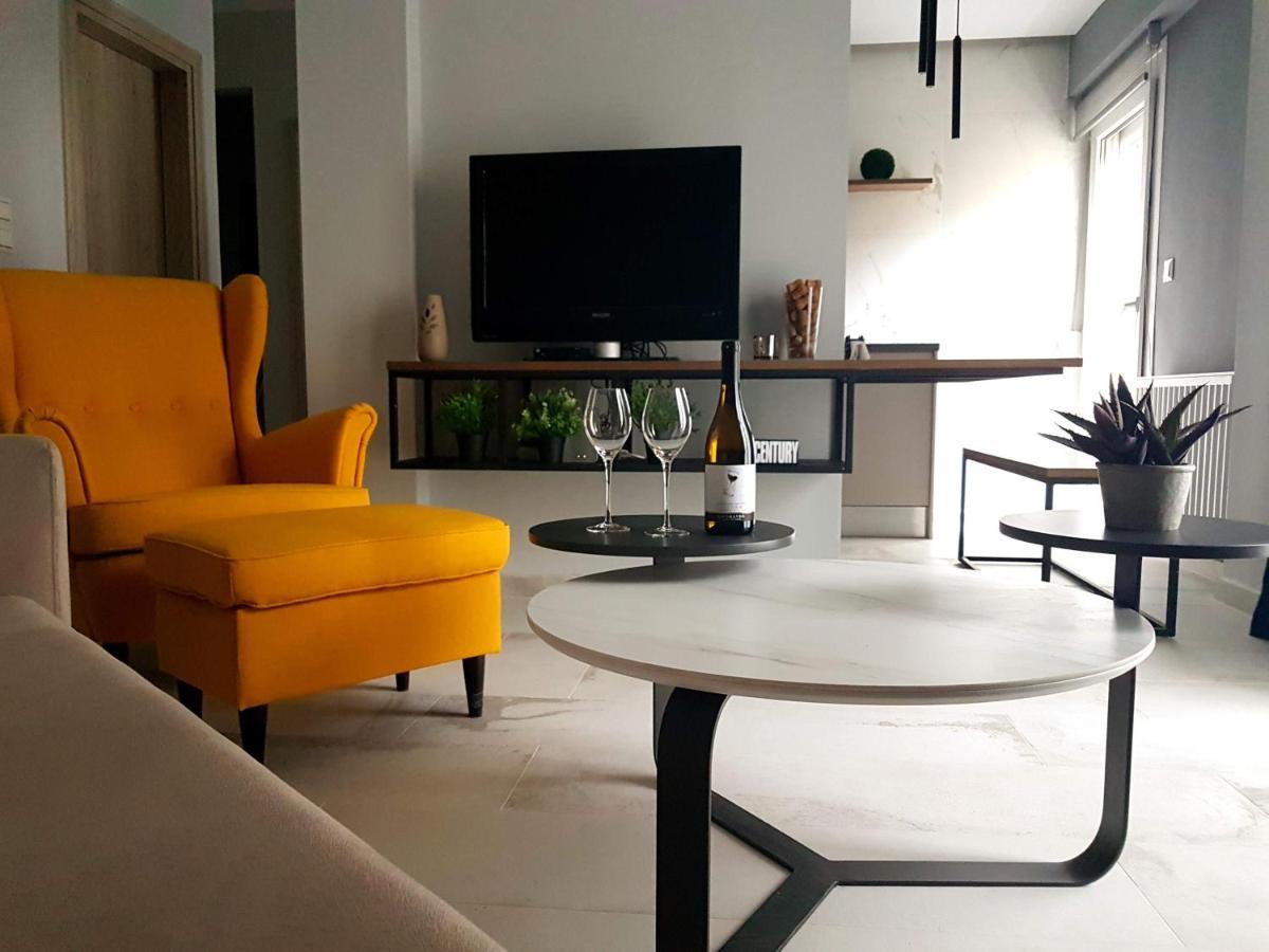 Cozy Modern Apartment Inside The City Center テッサロニキ エクステリア 写真