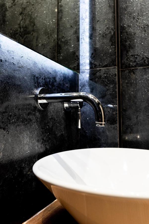 Cozy Modern Apartment Inside The City Center テッサロニキ エクステリア 写真