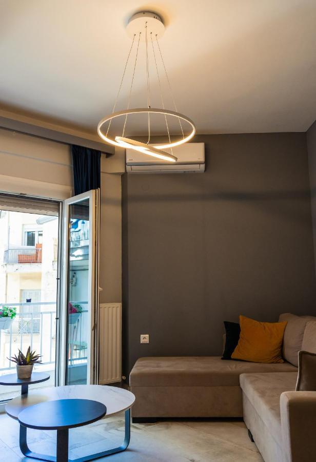 Cozy Modern Apartment Inside The City Center テッサロニキ エクステリア 写真