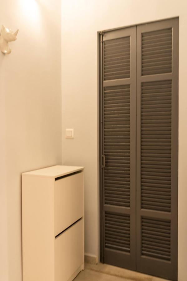 Cozy Modern Apartment Inside The City Center テッサロニキ エクステリア 写真